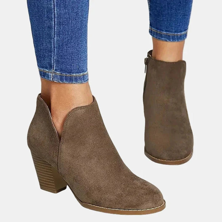 Charlotte | Boots Femme Daim Talon Bloc Fermeture Éclair Bout Rond