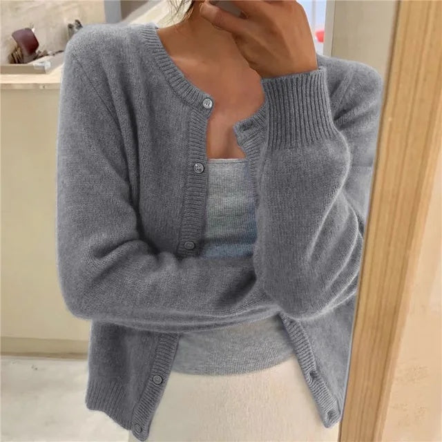 Gabrielle | Cardigan Femme Maille Douce Encolure Ronde Boutons