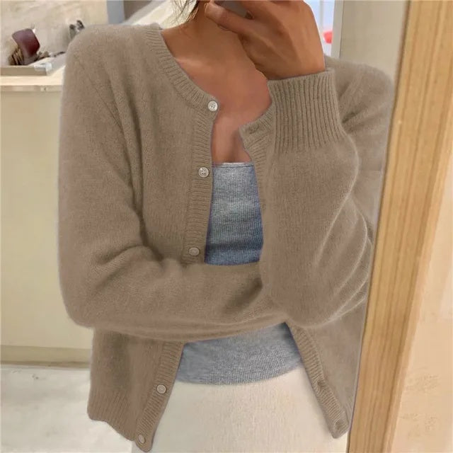 Gabrielle | Cardigan Femme Maille Douce Encolure Ronde Boutons