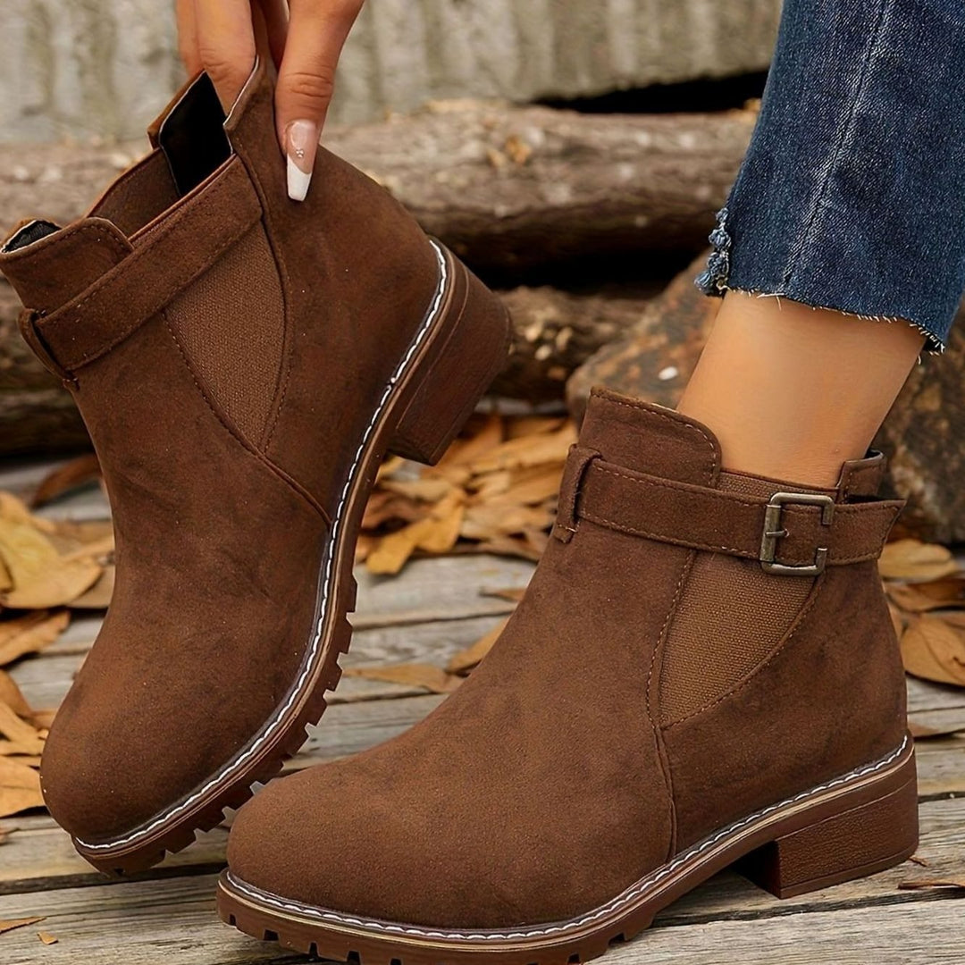 Juliette | Chelsea Boots Femme Daim Talon Bloc Boucle