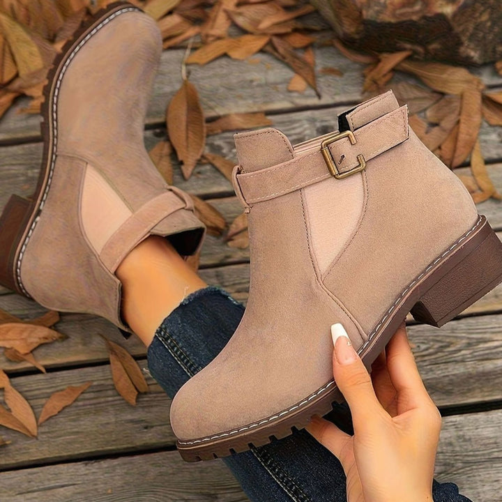 Juliette | Chelsea Boots Femme Daim Talon Bloc Boucle