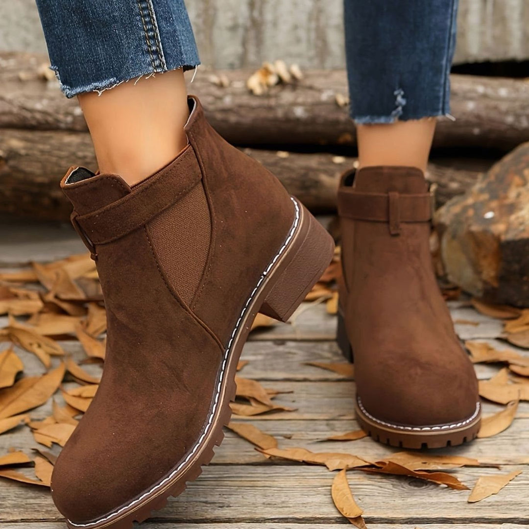 Juliette | Chelsea Boots Femme Daim Talon Bloc Boucle
