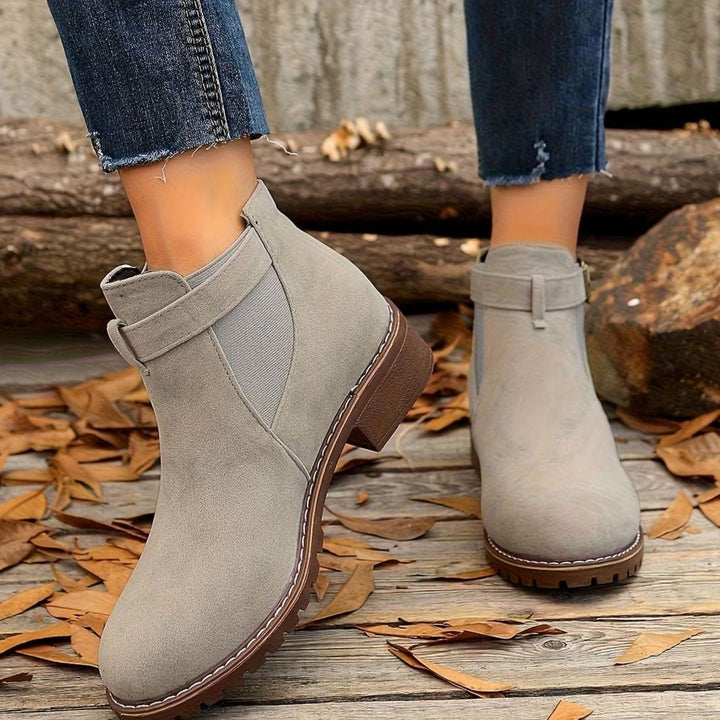 Juliette | Chelsea Boots Femme Daim Talon Bloc Boucle