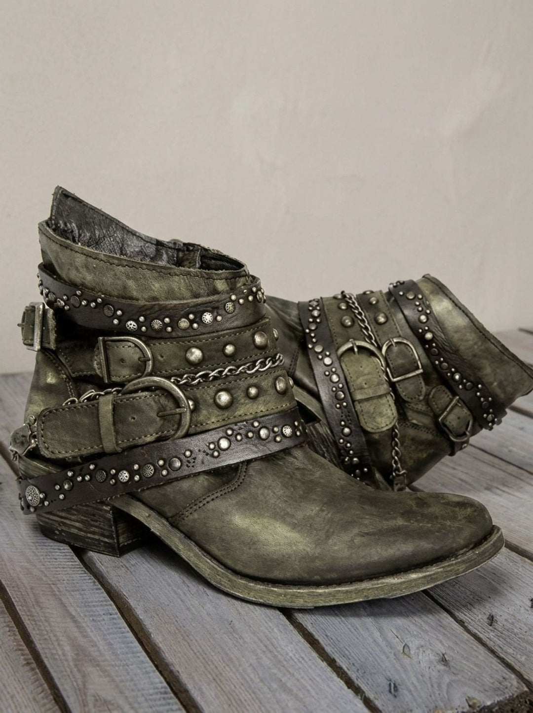 Manon | Boots Cuir Femme Plates Sangles Boucles Cloutées