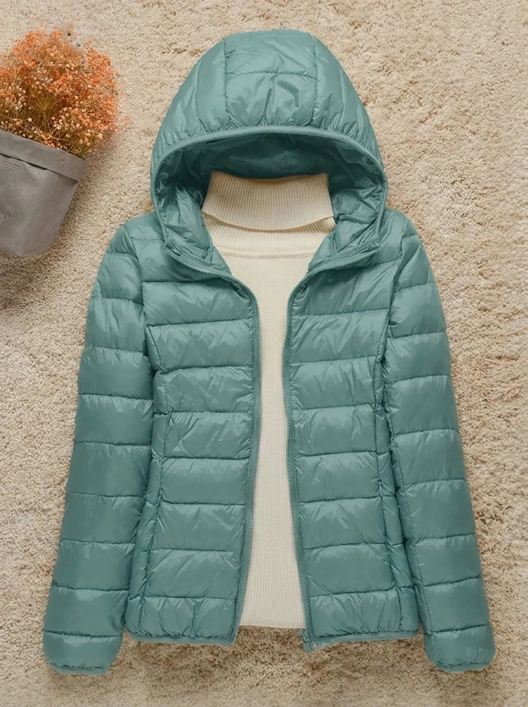 Noémie | Doudoune Légère Femme à Capuche Brillante Courte