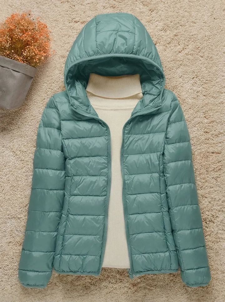 Noémie | Doudoune Légère Femme à Capuche Brillante Courte