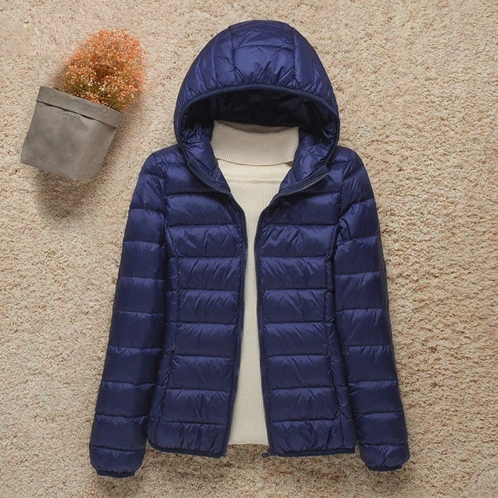 Noémie | Doudoune Légère Femme à Capuche Brillante Courte