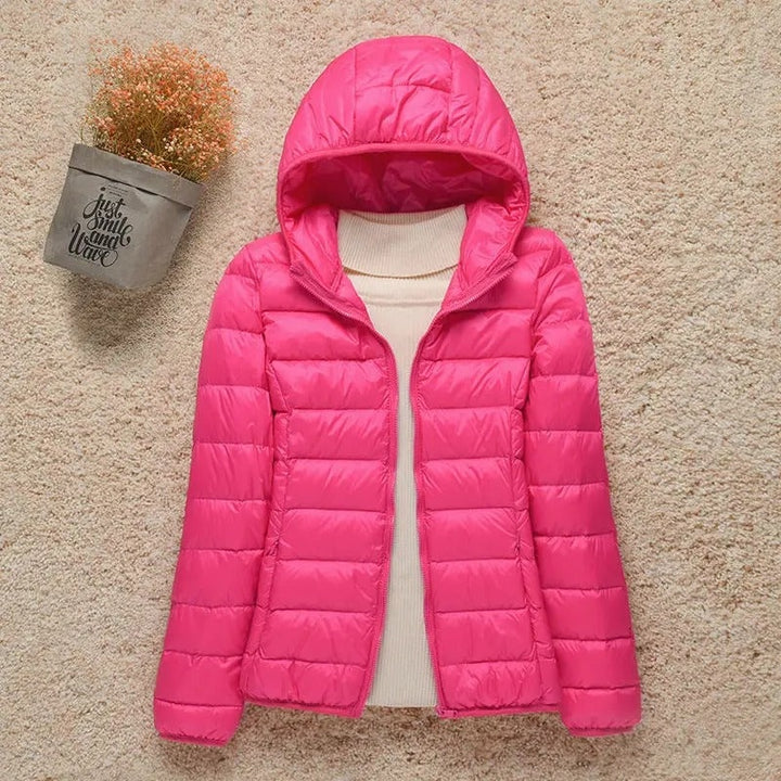 Noémie | Doudoune Légère Femme à Capuche Brillante Courte
