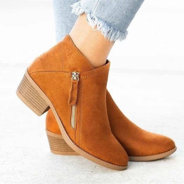 Pauline | Bottine en Daim à Talon Carré Femme Zip Latéral