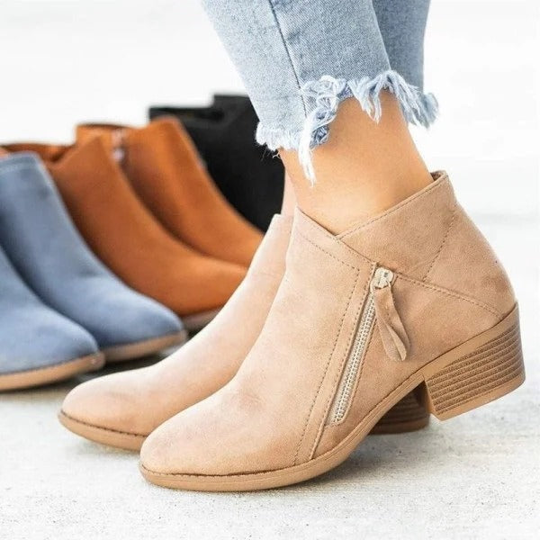 Pauline | Bottine en Daim à Talon Carré Femme Zip Latéral