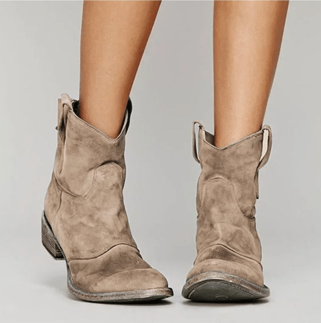 Victoire | Bottes Western Femme Mi-Mollet Daim Plates