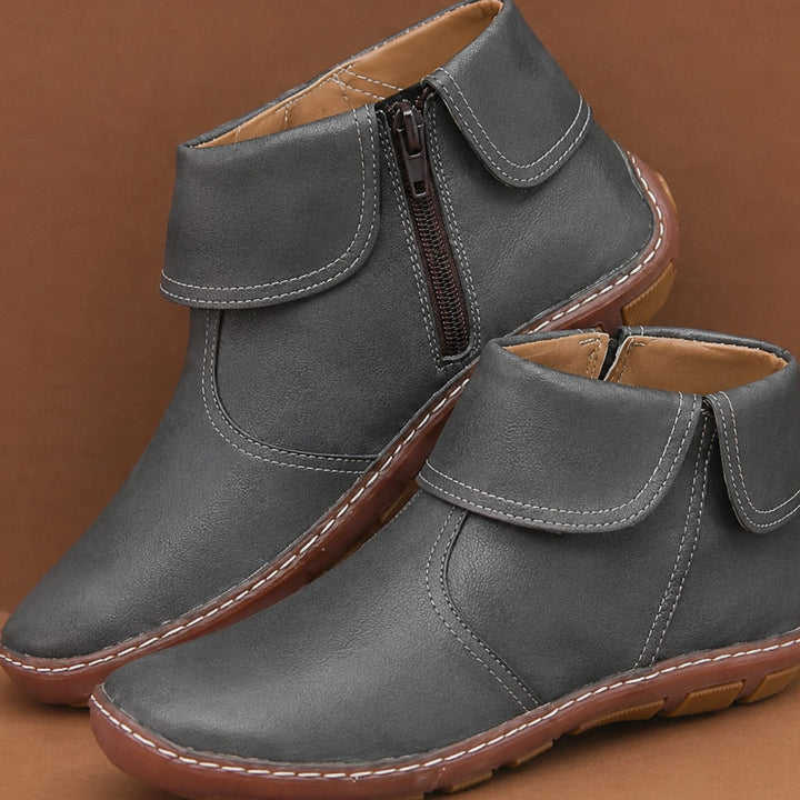 Zoé | Boots Cuir Femme Plates Vintage Velcro